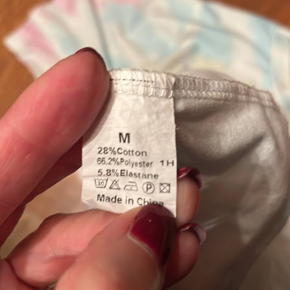 Like new no brand tie-dye T-shirt - Picture 8 of 10